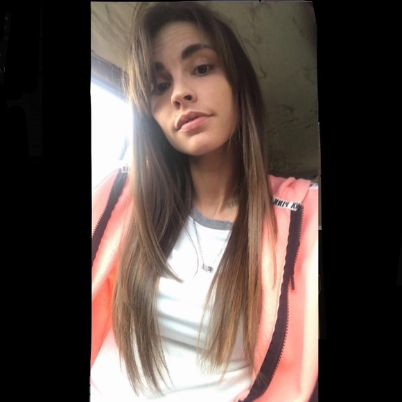 Meet your Posher, Taylor - Picture 1 of 1